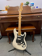 Load image into Gallery viewer, 2018 Fender Standard Stratocaster White
