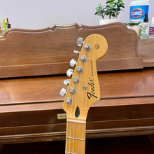 Load image into Gallery viewer, 2018 Fender Standard Stratocaster White
