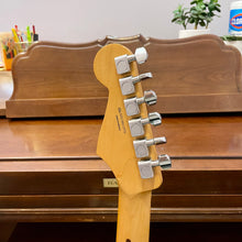 Load image into Gallery viewer, 2018 Fender Standard Stratocaster White
