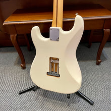 Load image into Gallery viewer, 2018 Fender Standard Stratocaster White
