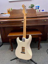 Load image into Gallery viewer, 2018 Fender Standard Stratocaster White
