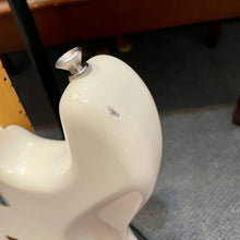 Load image into Gallery viewer, 2018 Fender Standard Stratocaster White
