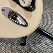Load image into Gallery viewer, 2018 Fender Standard Stratocaster White
