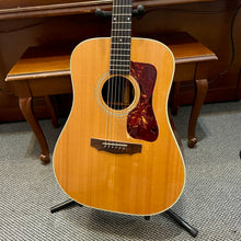 Load image into Gallery viewer, 1972 Guild D-50 "Bluegrass Special"

