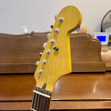 Load image into Gallery viewer, Warmoth/Grosh Parts Strat - White
