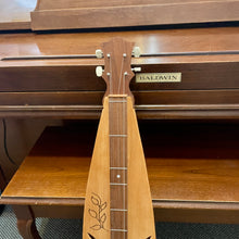 Load image into Gallery viewer, 2008 Robbins Handmade Dulcimer
