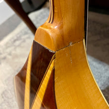 Load image into Gallery viewer, Vintage Mandriola
