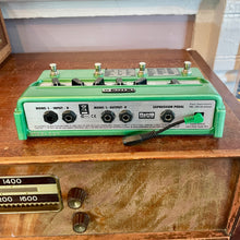 Load image into Gallery viewer, Used Line 6 Multi Effects Pedal Green

