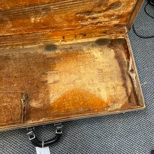 Load image into Gallery viewer, 1958 to mid 1959 Fender Tweed Strat Case
