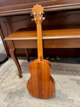 Load image into Gallery viewer, 2021 K'Aloha Silver Tenor Ukuele
