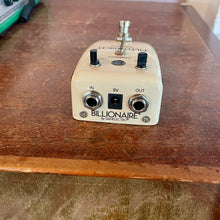 Load image into Gallery viewer, Used Danelectro Filthy Rich Tremolo Pedal
