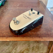 Load image into Gallery viewer, Used Danelectro Filthy Rich Tremolo Pedal
