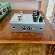 Load image into Gallery viewer, Like New! Fender Tre-Verb Pedal
