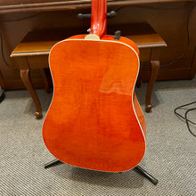 Load image into Gallery viewer, 2001 Guild D-30 TN Orange
