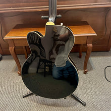 Load image into Gallery viewer, 2004 Gretsch G5125 Electromatic
