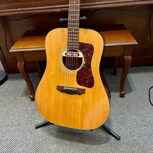 Load image into Gallery viewer, 1973 Guild D-35 "Bluegrass" Acoustic
