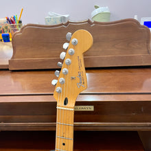 Load image into Gallery viewer, 2003-2004 Fender Strat Matte Red
