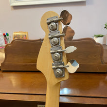 Load image into Gallery viewer, 1978 Fender Musicmaster Bass Red
