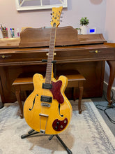 Load image into Gallery viewer, 1960&#39;s Mosrite Celebrity 1 Hollowbody

