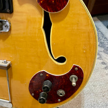 Load image into Gallery viewer, 1960&#39;s Mosrite Celebrity 1 Hollowbody
