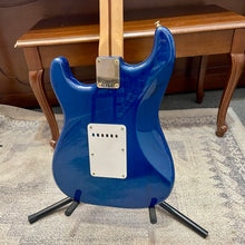 Load image into Gallery viewer, 2011 Fender Deluxe Player Strat
