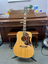 Load image into Gallery viewer, 2024 Gibson Hummingbird Natural
