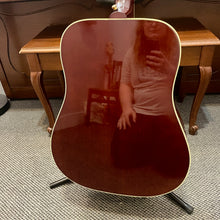 Load image into Gallery viewer, 2024 Gibson Hummingbird Natural
