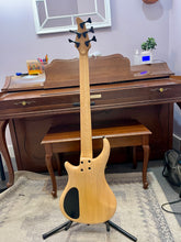 Load image into Gallery viewer, 1994 Pedulla Fretless 5 String Bass
