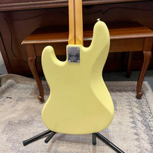 Load image into Gallery viewer, Like New! 2025 Fender Player II Jazz Bass
