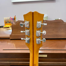 Load image into Gallery viewer, 1967 Kent Model 820 Electric
