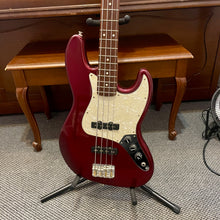 Load image into Gallery viewer, 1999 Fender Standard Jazz Bass Maroon
