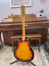 Load image into Gallery viewer, 1967 Kent Model 820 Electric
