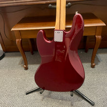 Load image into Gallery viewer, 1999 Fender Standard Jazz Bass Maroon
