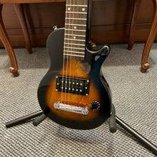 Load image into Gallery viewer, Used Epiphone Pee Wee Les Paul
