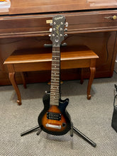 Load image into Gallery viewer, Used Epiphone Pee Wee Les Paul
