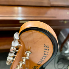 Load image into Gallery viewer, Used Fender Squier Starcaster
