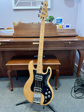 Load image into Gallery viewer, 1978 Peavey T-40 Bass
