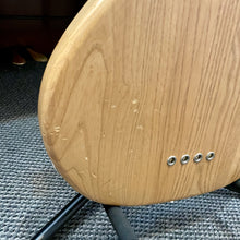 Load image into Gallery viewer, 1978 Peavey T-40 Bass

