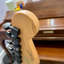 Load image into Gallery viewer, 2003 Fender Squier Showmaster Holoflake
