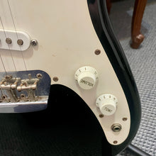 Load image into Gallery viewer, 1994 Fender Duo Sonic  Black
