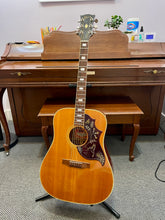 Load image into Gallery viewer, c.1973-75 Gibson Hummingbird
