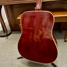 Load image into Gallery viewer, c.1973-75 Gibson Hummingbird

