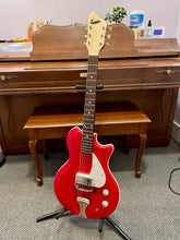 Load image into Gallery viewer, 1963 Supro Model S470 Sahara Red
