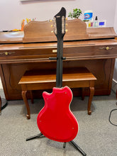 Load image into Gallery viewer, 1963 Supro Model S470 Sahara Red
