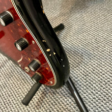 Load image into Gallery viewer, 1960's Silvertone 1450L Hornet
