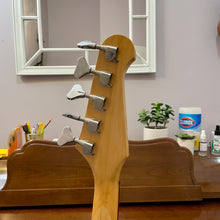 Load image into Gallery viewer, 1988 Epiphone Non Reverse Thunderbird 5 String Sunburst
