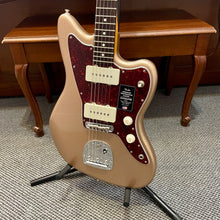 Load image into Gallery viewer, Mint! 2025 Fender American Professional Classic Jazzmaster Firemist Gold
