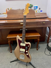 Load image into Gallery viewer, Mint! 2025 Fender American Professional Classic Jazzmaster Firemist Gold
