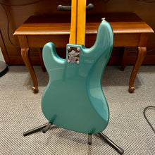 Load image into Gallery viewer, Mint! 2025 Fender American Professional Classic Precision Bass Faded Sherwood Green
