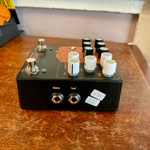 Load image into Gallery viewer, Used Earthquaker Scrolls Pedal
